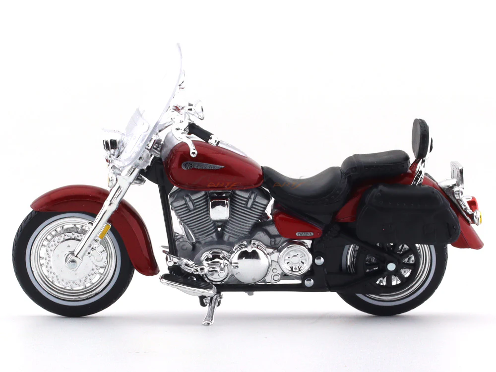 Yamaha Road Star Silverado 1:18 Maisto Scale Model bike collectible - Image 2